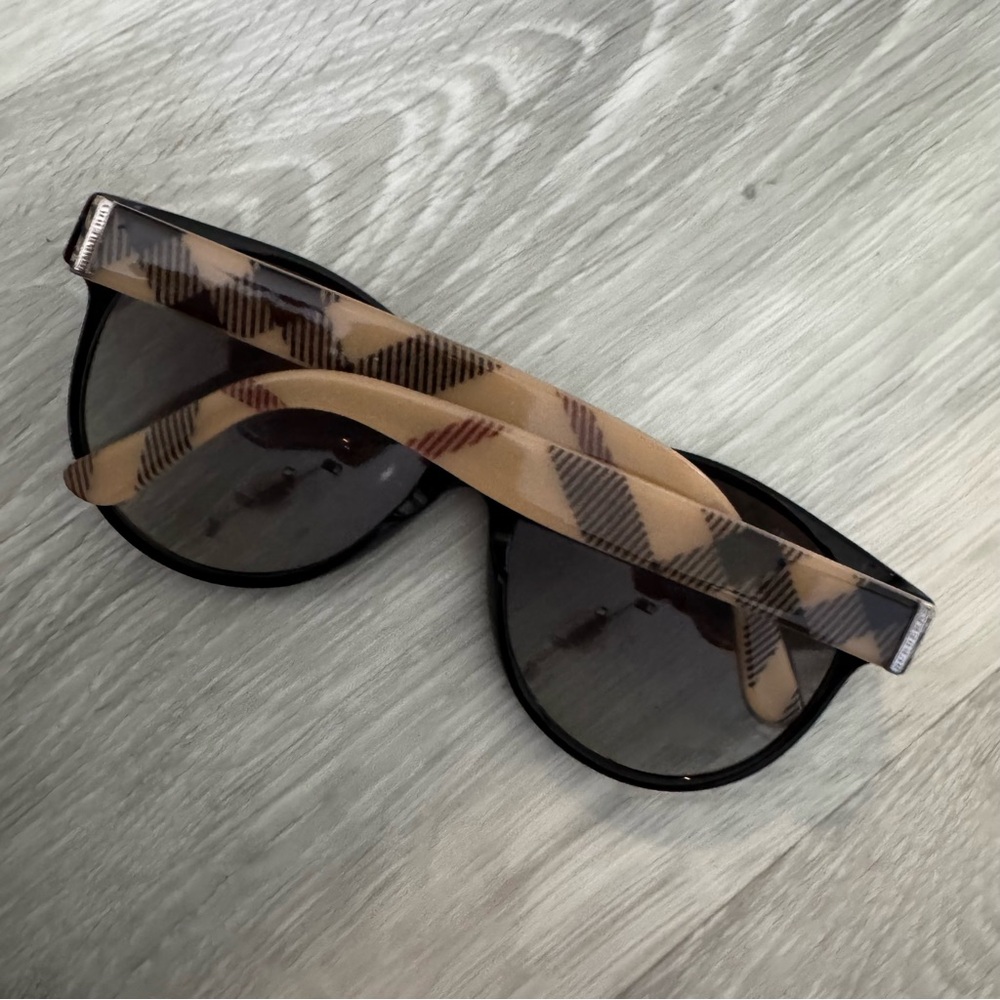 Burberry Tan and Black Wayfarer Sunglasses